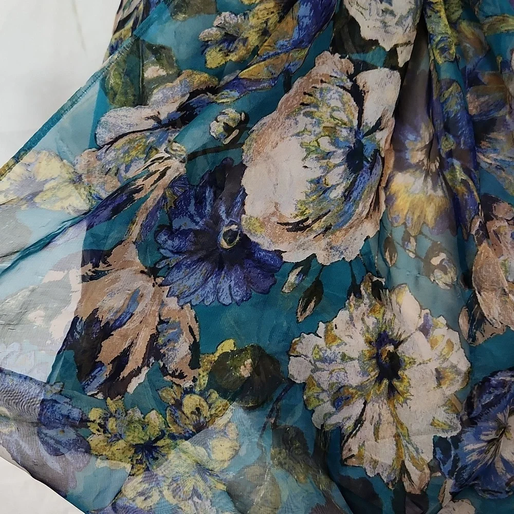 Collectioneighteen Floral infinity scarf